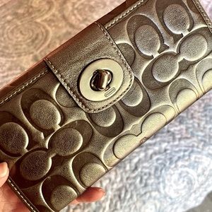 Vintage Coach Pewter Leather Signature Embossed Wallet